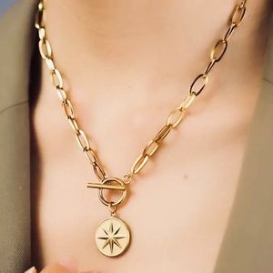 ✨✨Gold North Star Medallion Necklace ✨✨